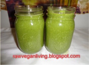 coconut dates almond kale green smoothie