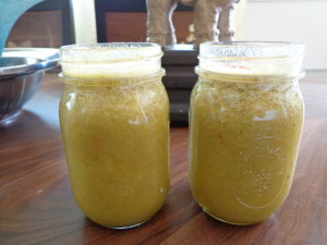 pineapple kiwi juice jars 