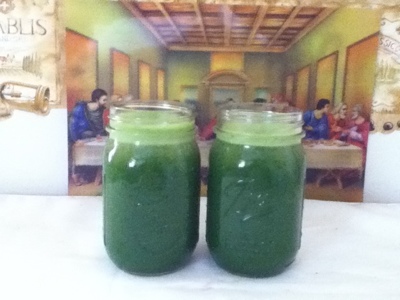 green_juice_glasses